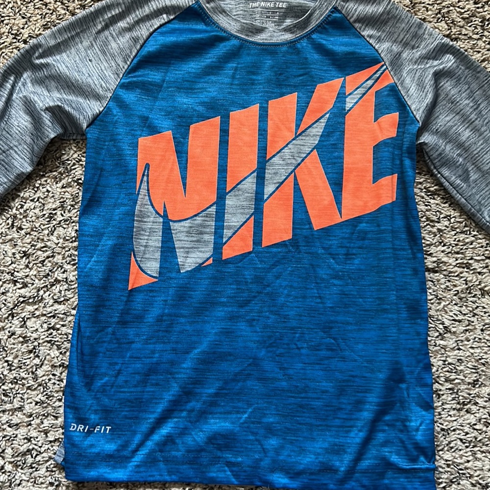 Boys 7 (6-7yrs) Nike The Nike Tee gorgeous long sleeve Athletic Cut Drifit top